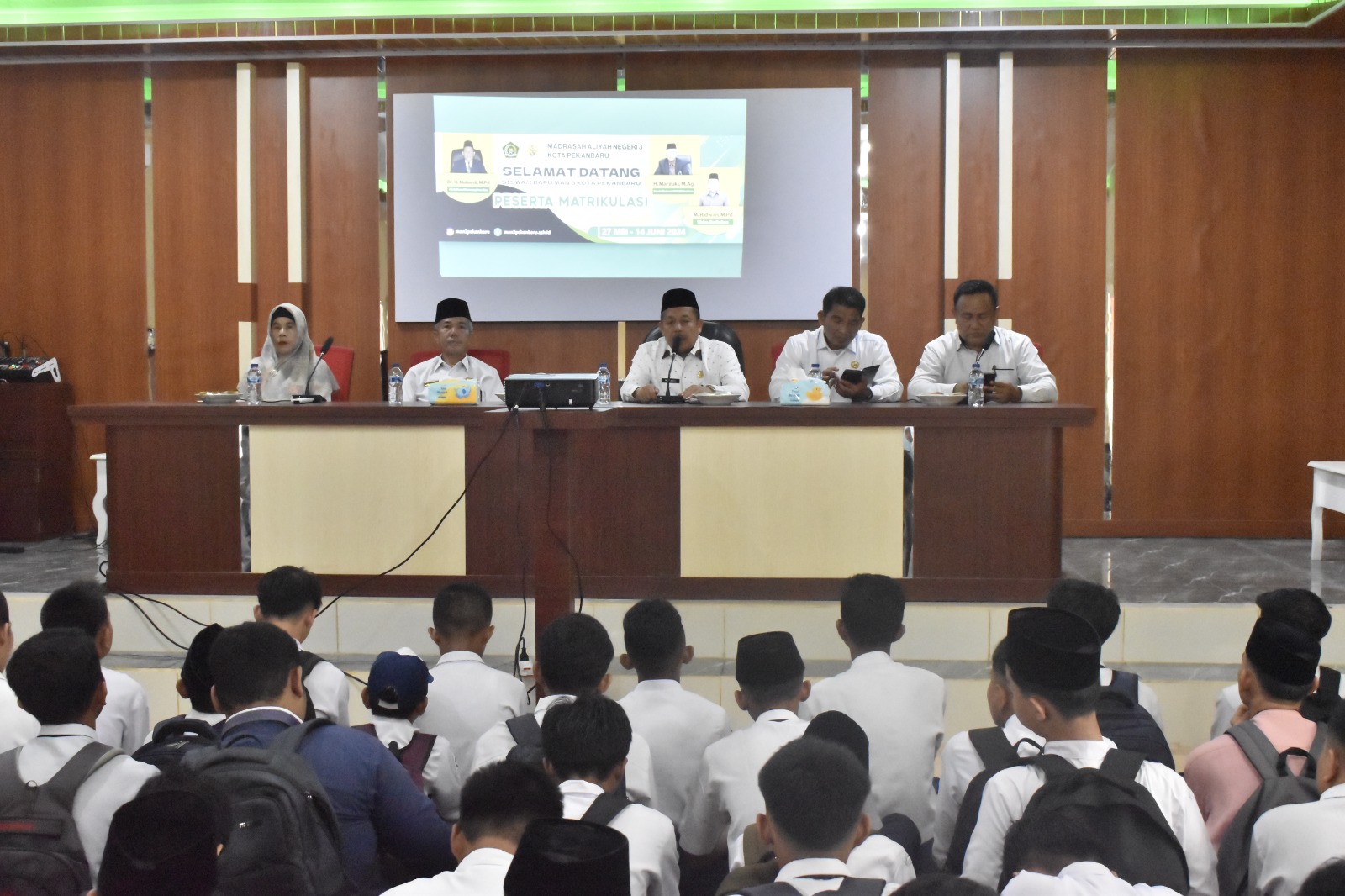 PLT. KANWIL KEMENAG PROVINSI RIAU BUKA SECARA RESMI MATRIKULASI SISWA BARU T.A 2024/2025 DI MAN 3 KOTA PEKANBARU