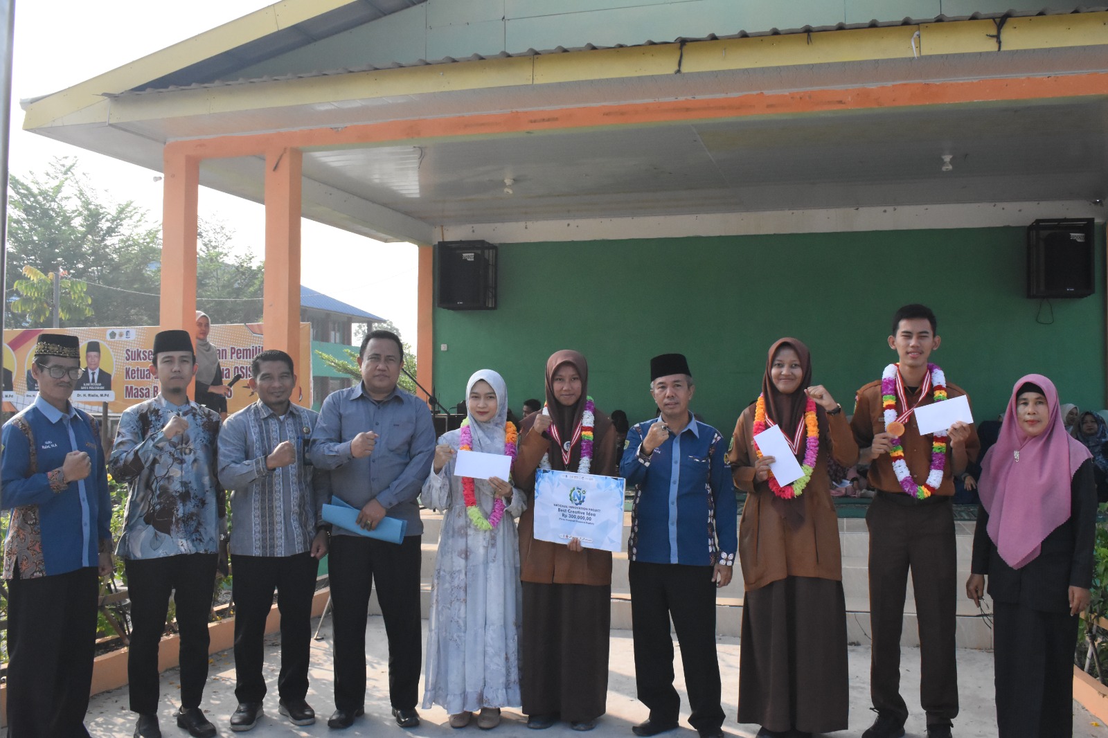 IKUTI  KOMPETISI NASIONAL , TIM RISET MAN 3 PEKANBARU SUKSES RAIH DUA PRESTASI
