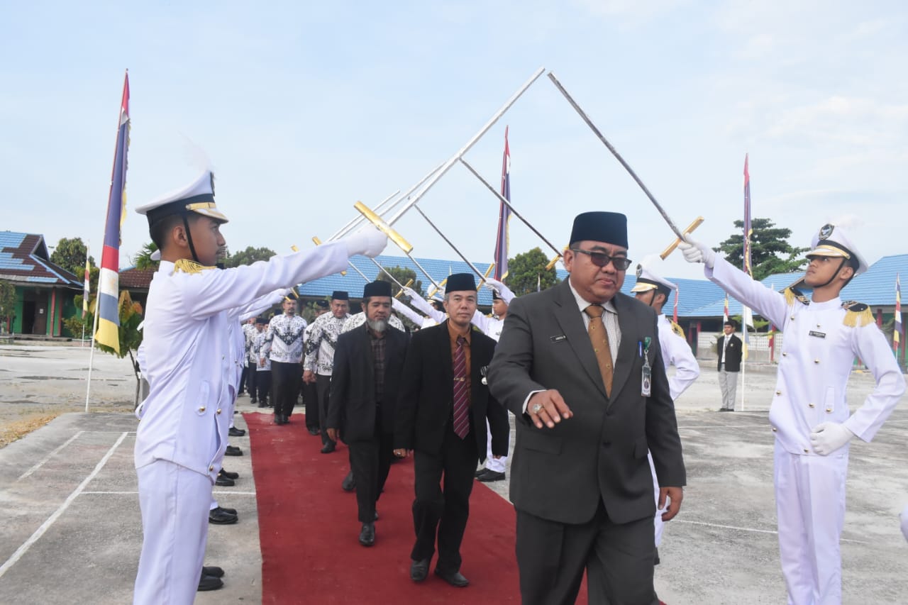 Kasub.TU Abdul Wahid Pimpin Upacara dan Peringatan Hari Guru Nasional Ke-79