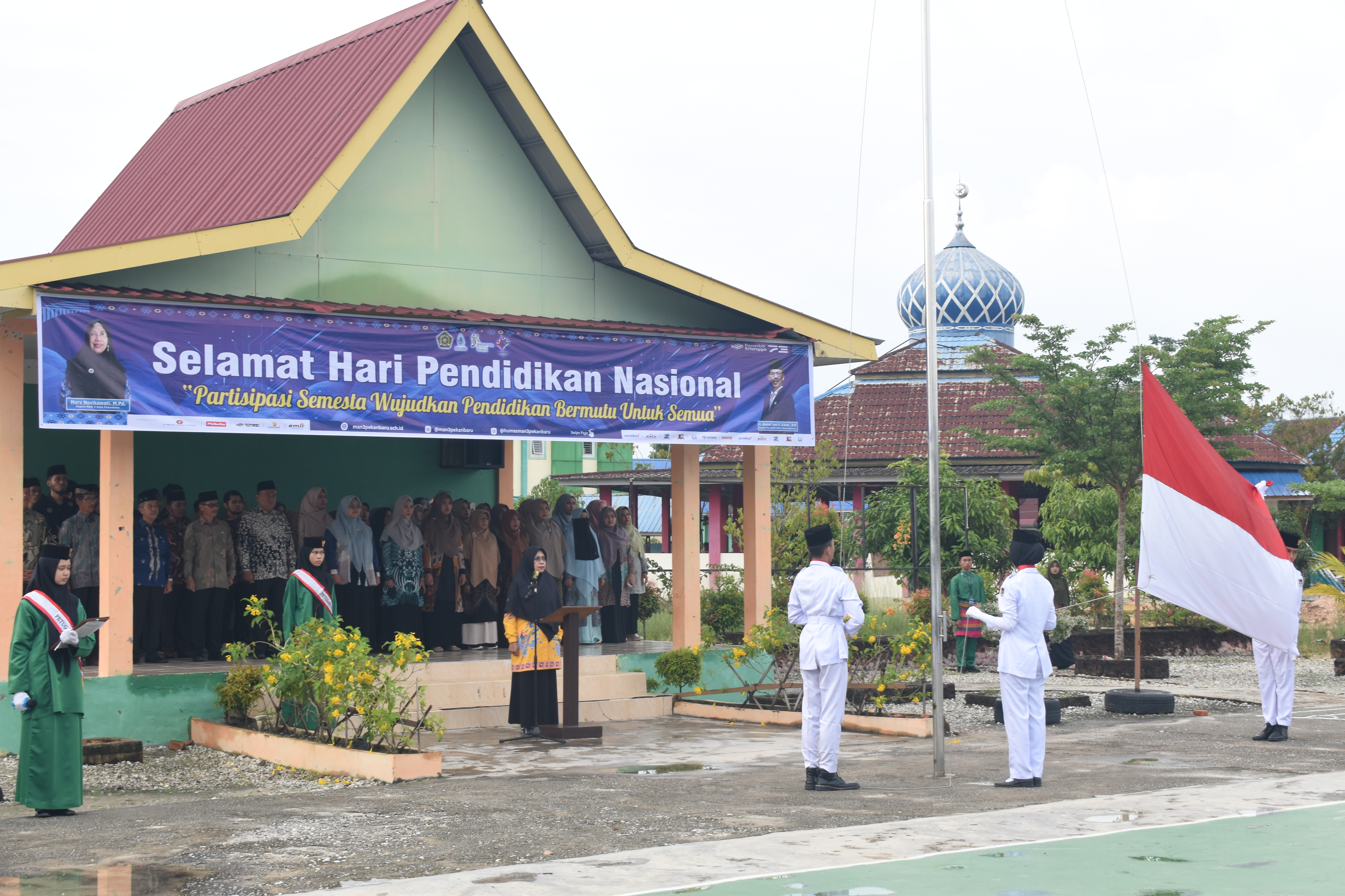 Peringati Upacara Hardiknas 2025 , MAN 3 Kota Pekanbaru gelar upacara bendera