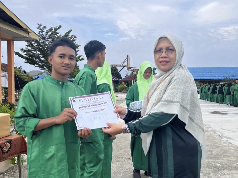 Kepala MAN 3 Kota Pekanbaru Resmi Tutup Class Meeting, Apresiasi Kreativitas Siswa.