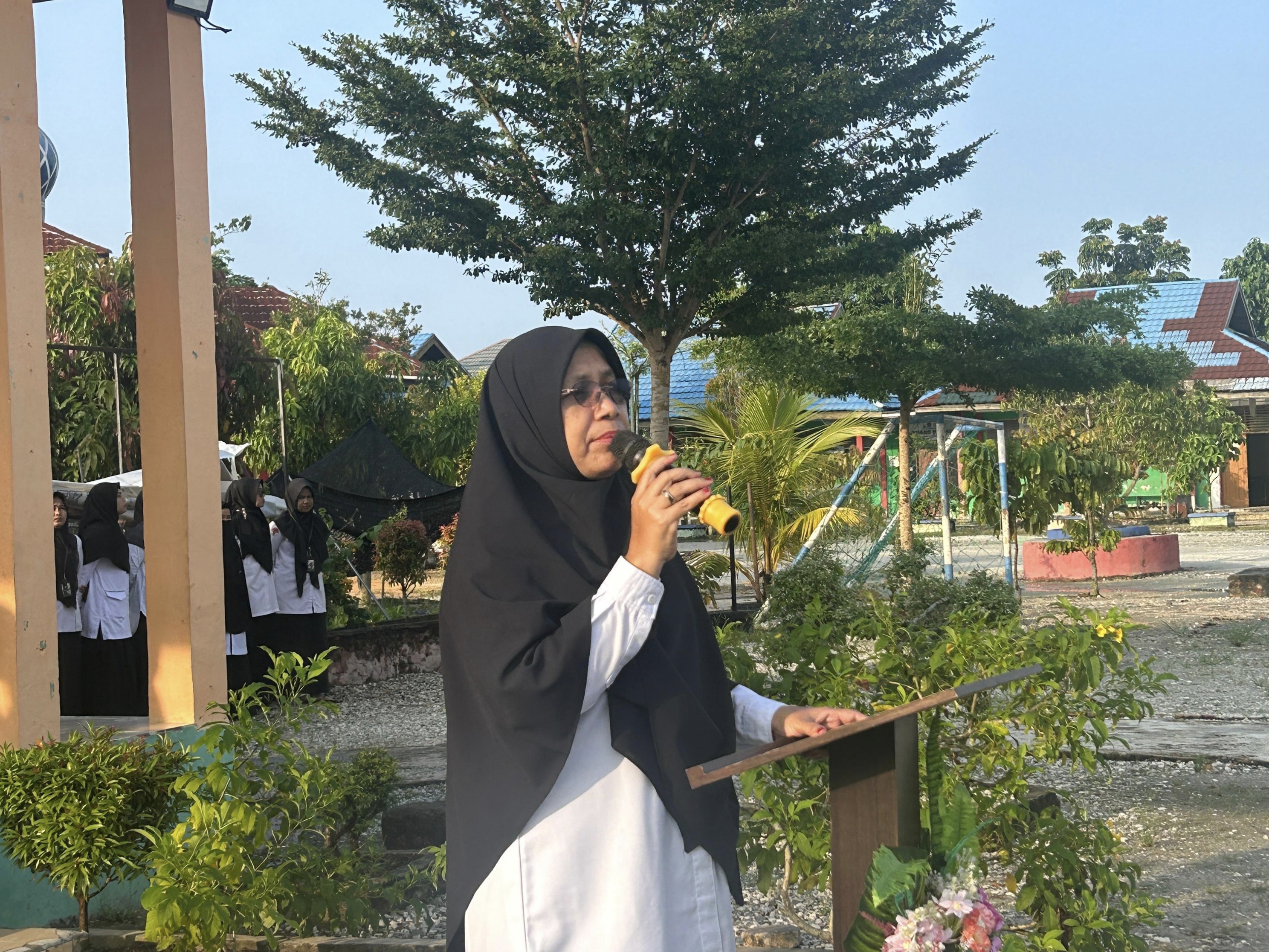 Semangat Baru Warnai Hari Pertama Masuk Madrasah