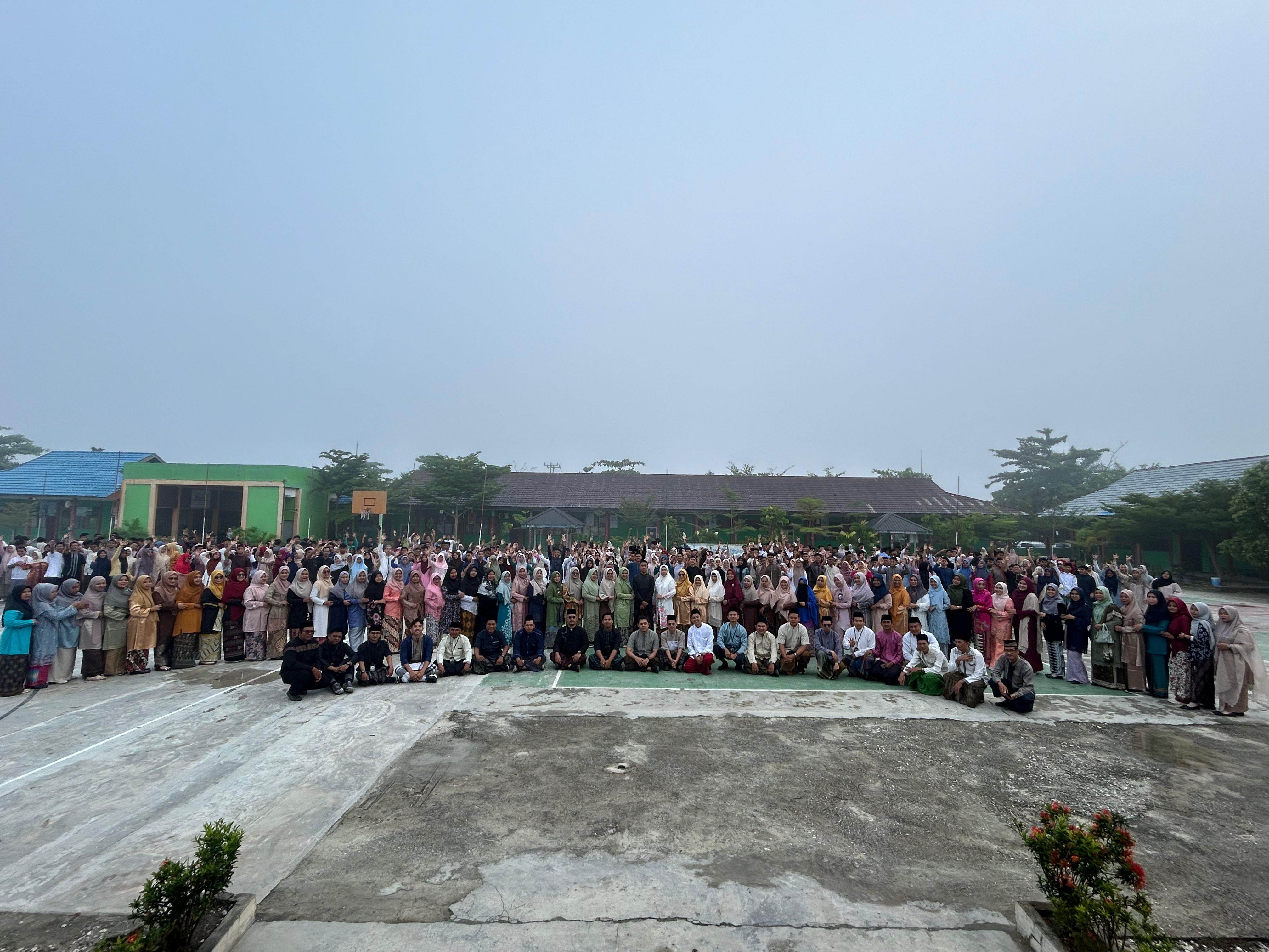 MAN 3 Kota Pekanbaru Laksanakan Apel Pagi Peringatan Hari Kartini